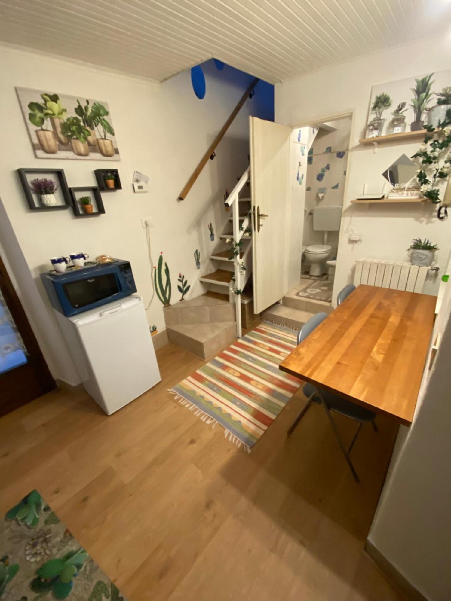 Casa Baiettini 9 Bed & Breakfast Intra Bagian luar foto